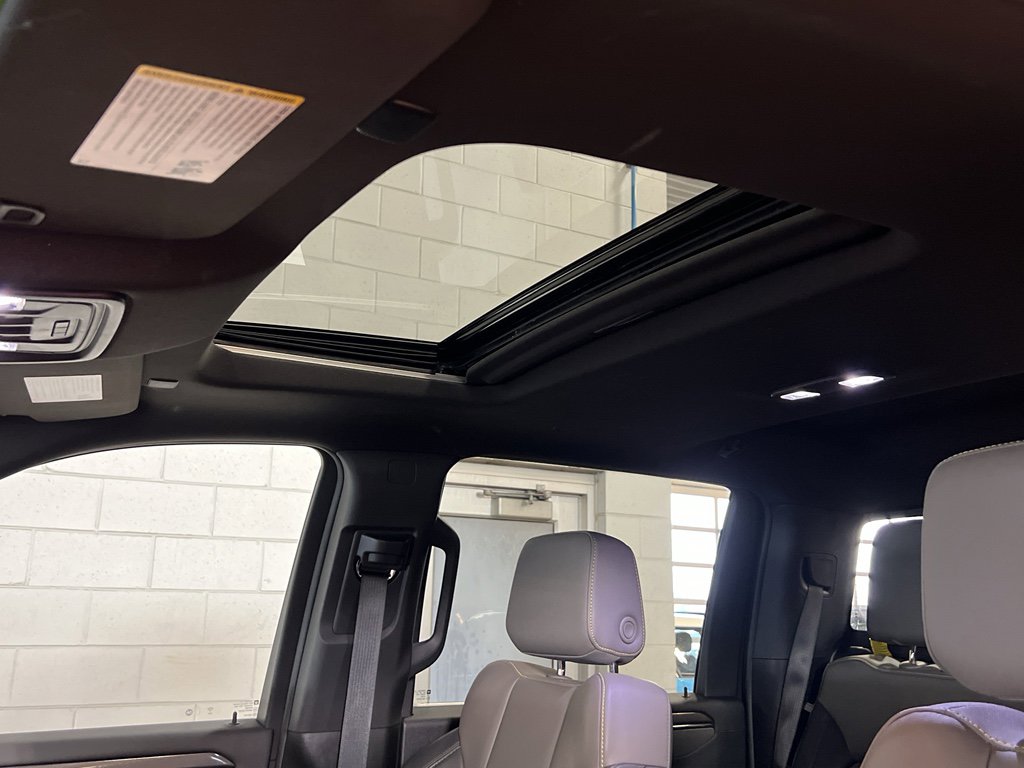 Used 2024 Chevrolet Silverado 2500 ZR2 w/ Technology Package image 20