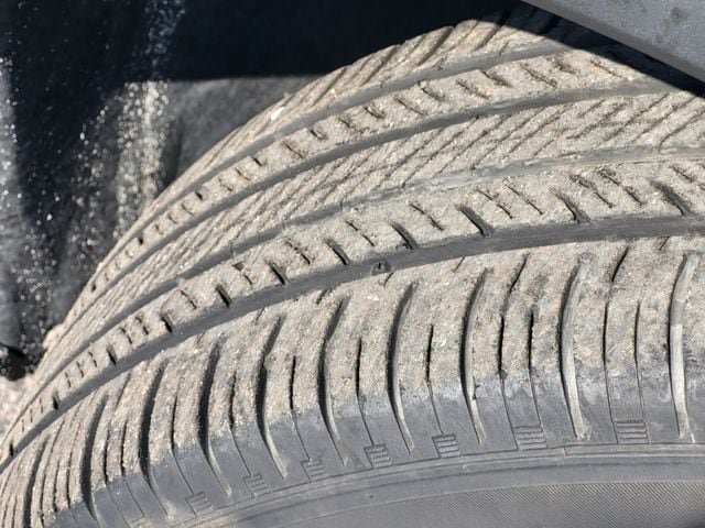 Used 2022 Ford Explorer XLT RWD image 4