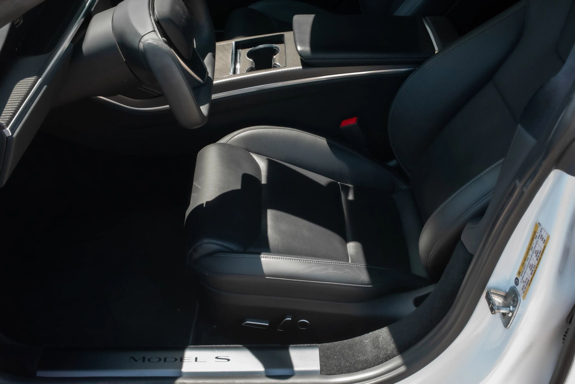 Used 2021 Tesla Model S Plaid image 16