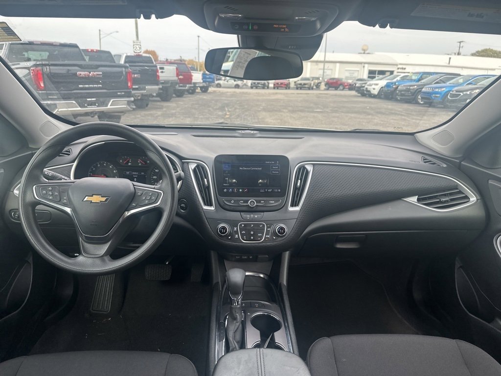 Used 2025 Chevrolet Malibu LT image 14
