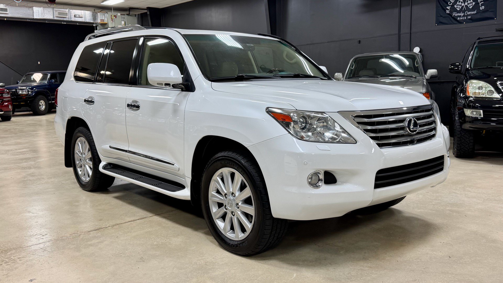 Used 2009 Lexus LX 570 4WD image 9