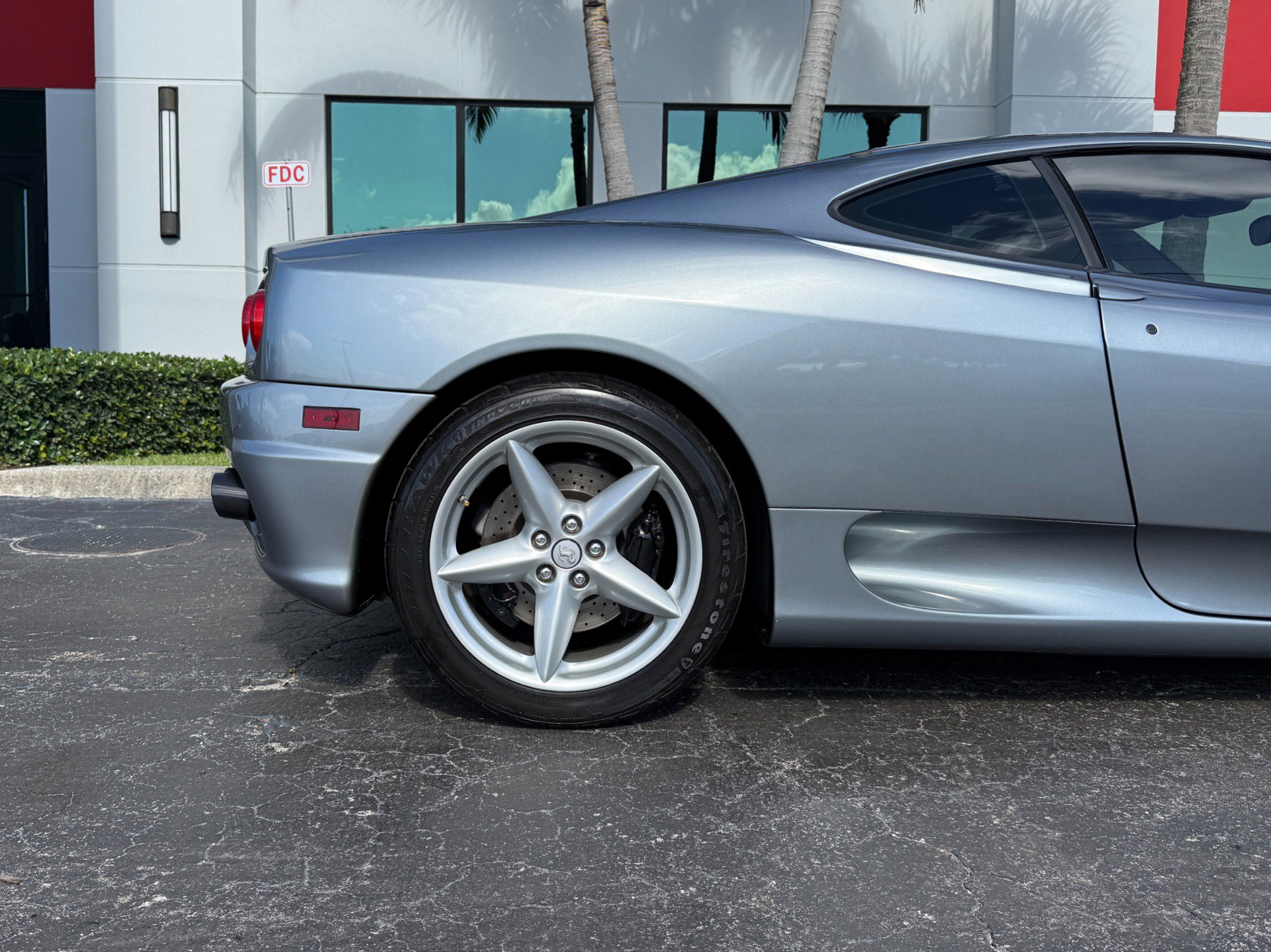 Used 2004 Ferrari 360 Modena RWD image 4