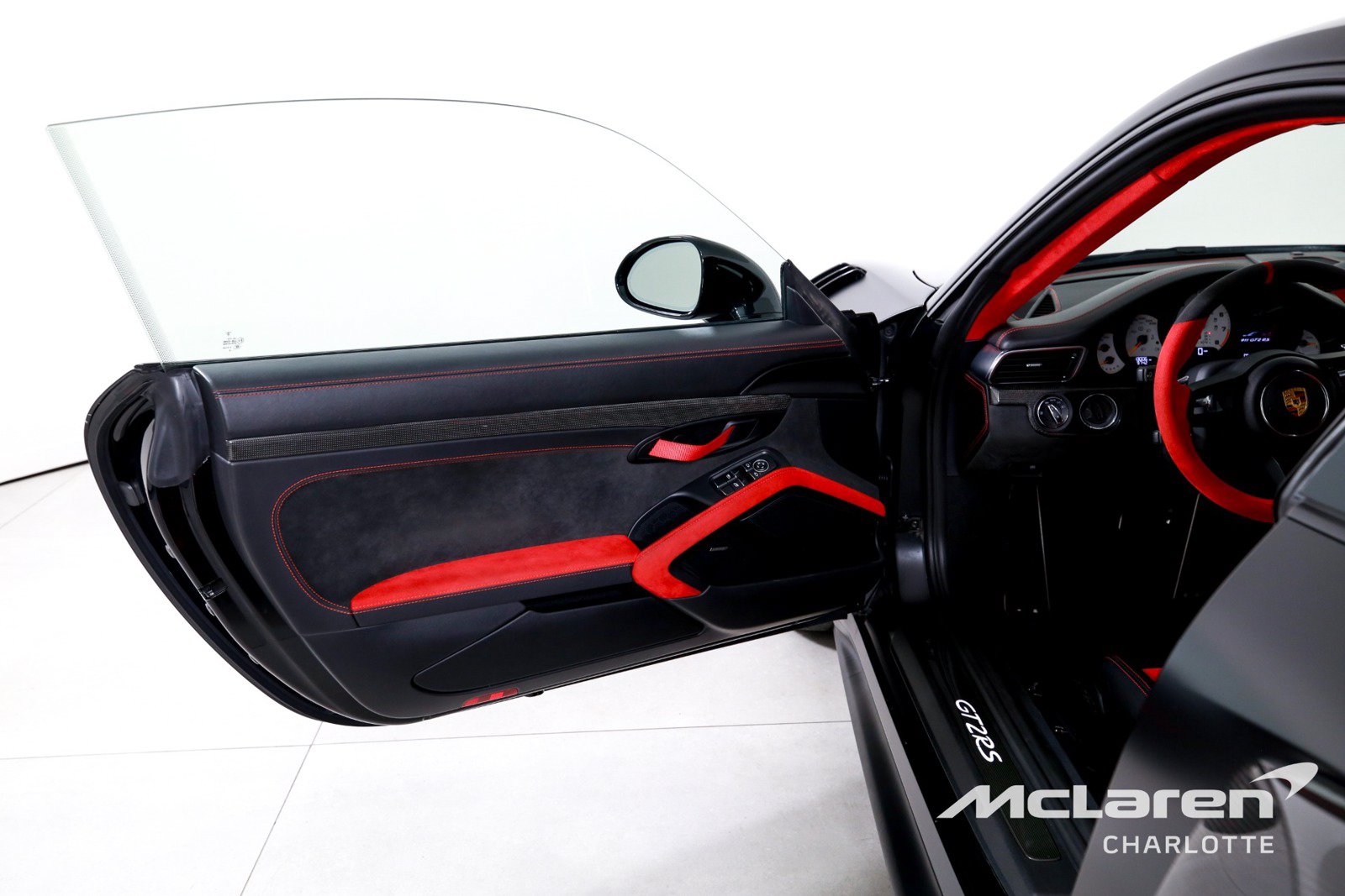 Used 2018 Porsche 911 GT2 RS RWD image 10