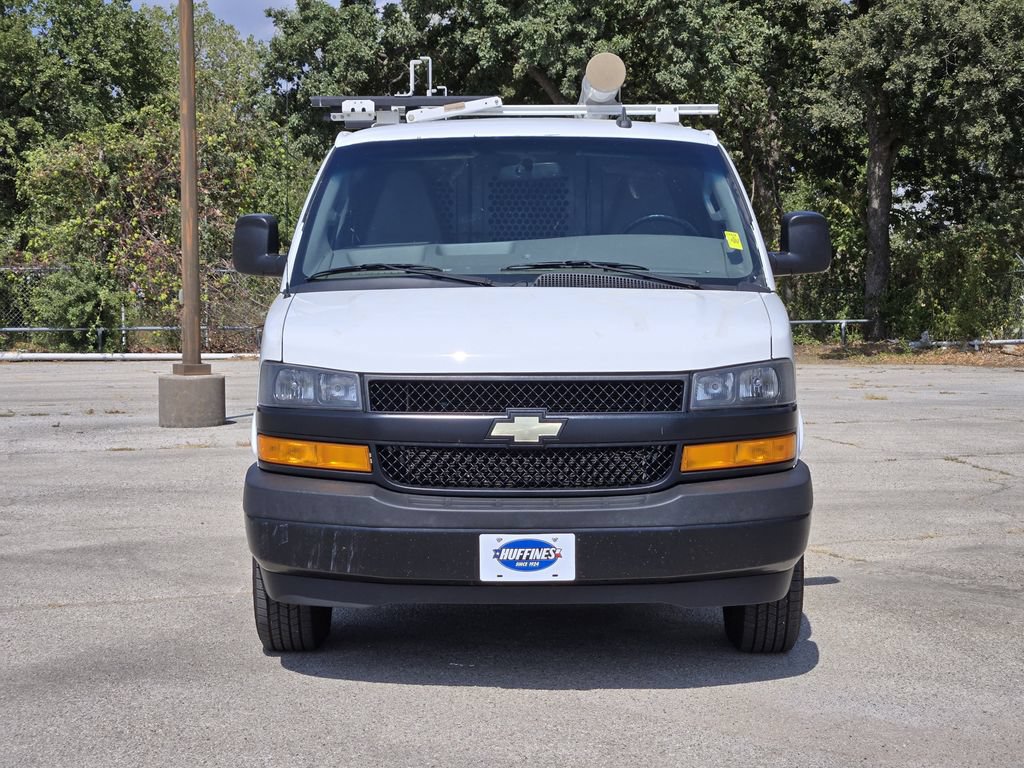 Used 2021 Chevrolet Express 2500 w/ Driver Convenience Package RWD image 2