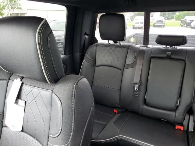 Used 2025 RAM 2500 Limited AWD/4WD image 17