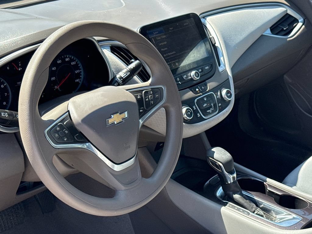 Used 2022 Chevrolet Malibu LS FWD image 16