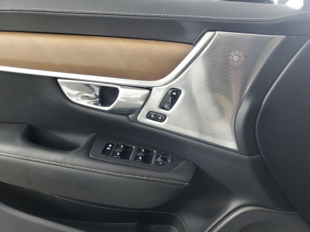 Used 2017 Volvo S90 T6 Inscription w/ Vision Package image 28