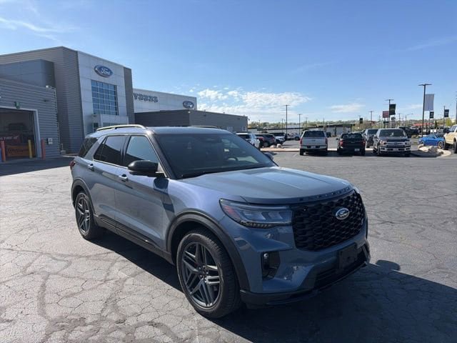 Used 2025 Ford Explorer ST