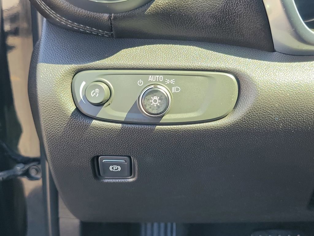 Used 2020 Chevrolet Blazer LT image 21