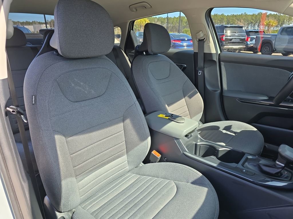Used 2025 Kia K4 EX image 13