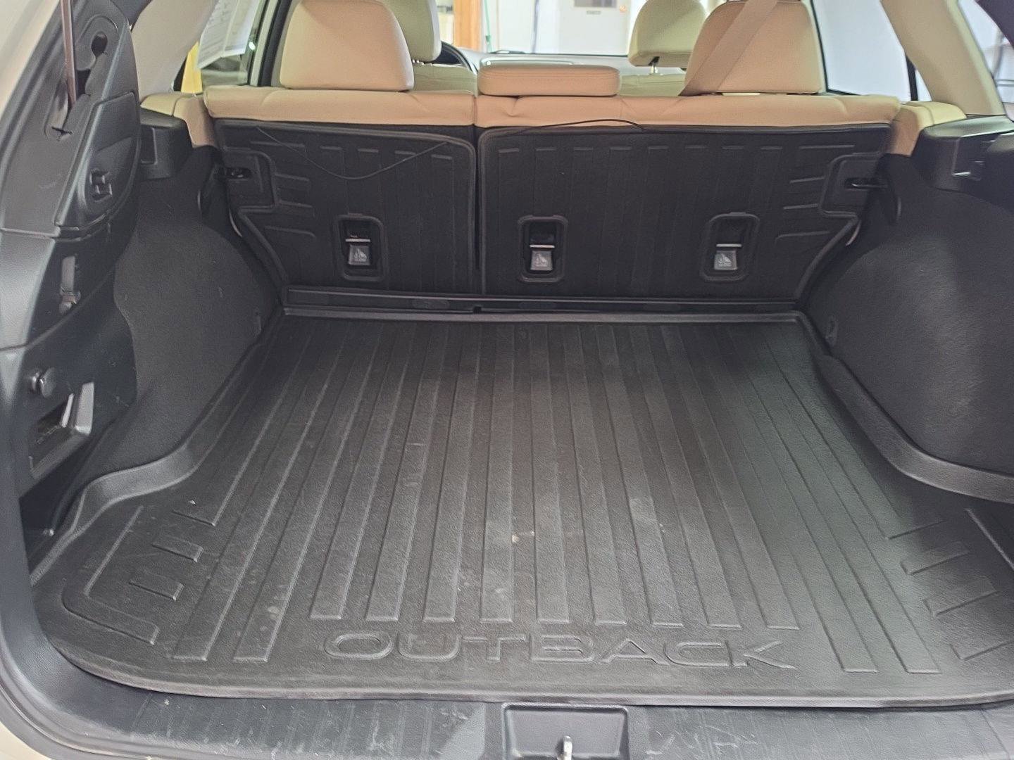 Used 2018 Subaru Outback 3.6R Limited w/ Popular Package #2 image 16