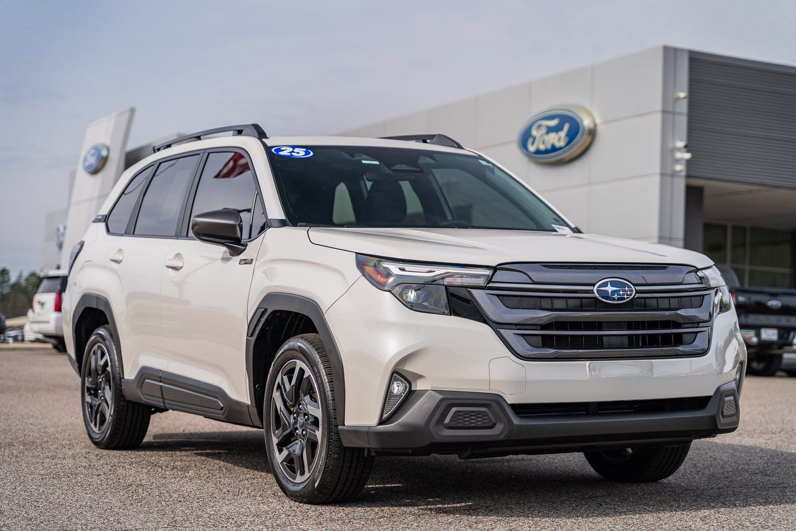 Used 2025 Subaru Forester Premium image 1