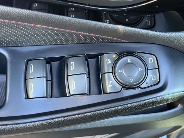 Used 2023 Chevrolet Traverse RS FWD image 18