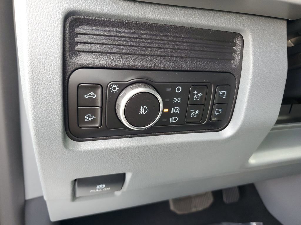 New 2026 Ford F350 4x4 Crew Cab Super Duty image 18