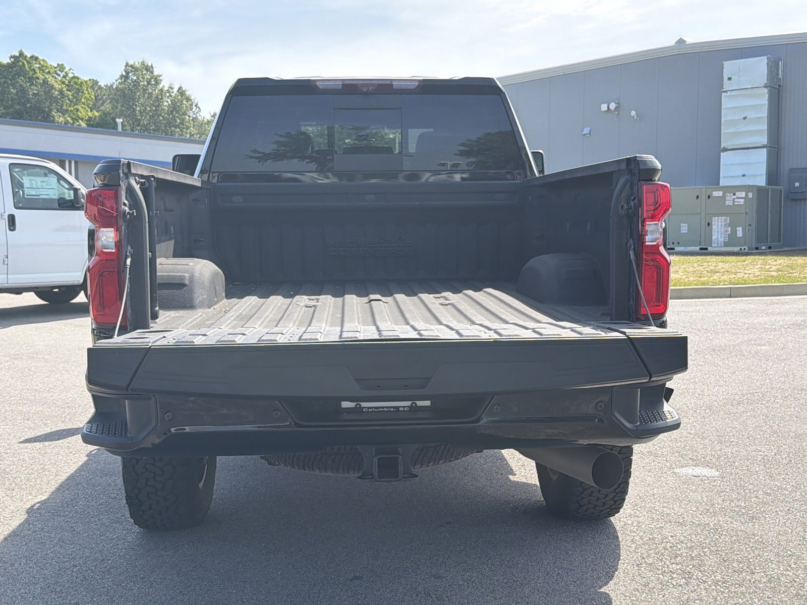Used 2023 Chevrolet Silverado 2500 High Country w/ Z71 Off-Road Package AWD/4WD image 32