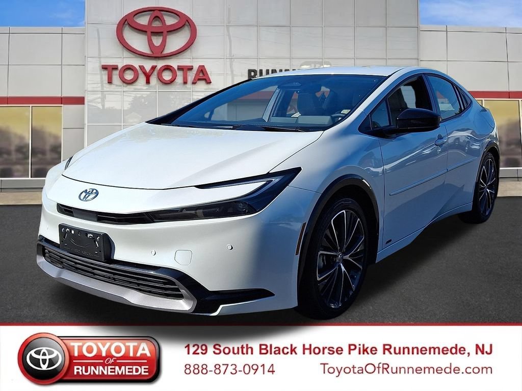 Certified 2024 Toyota Prius XLE AWD/4WD image 3
