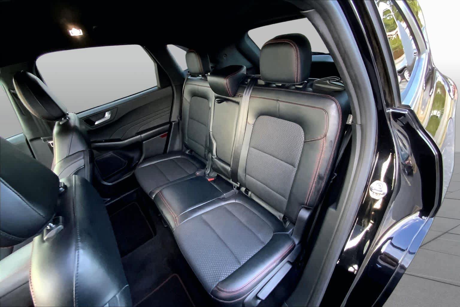 Used 2023 Ford Escape ST-Line w/ Tech Pack #1 FWD image 17