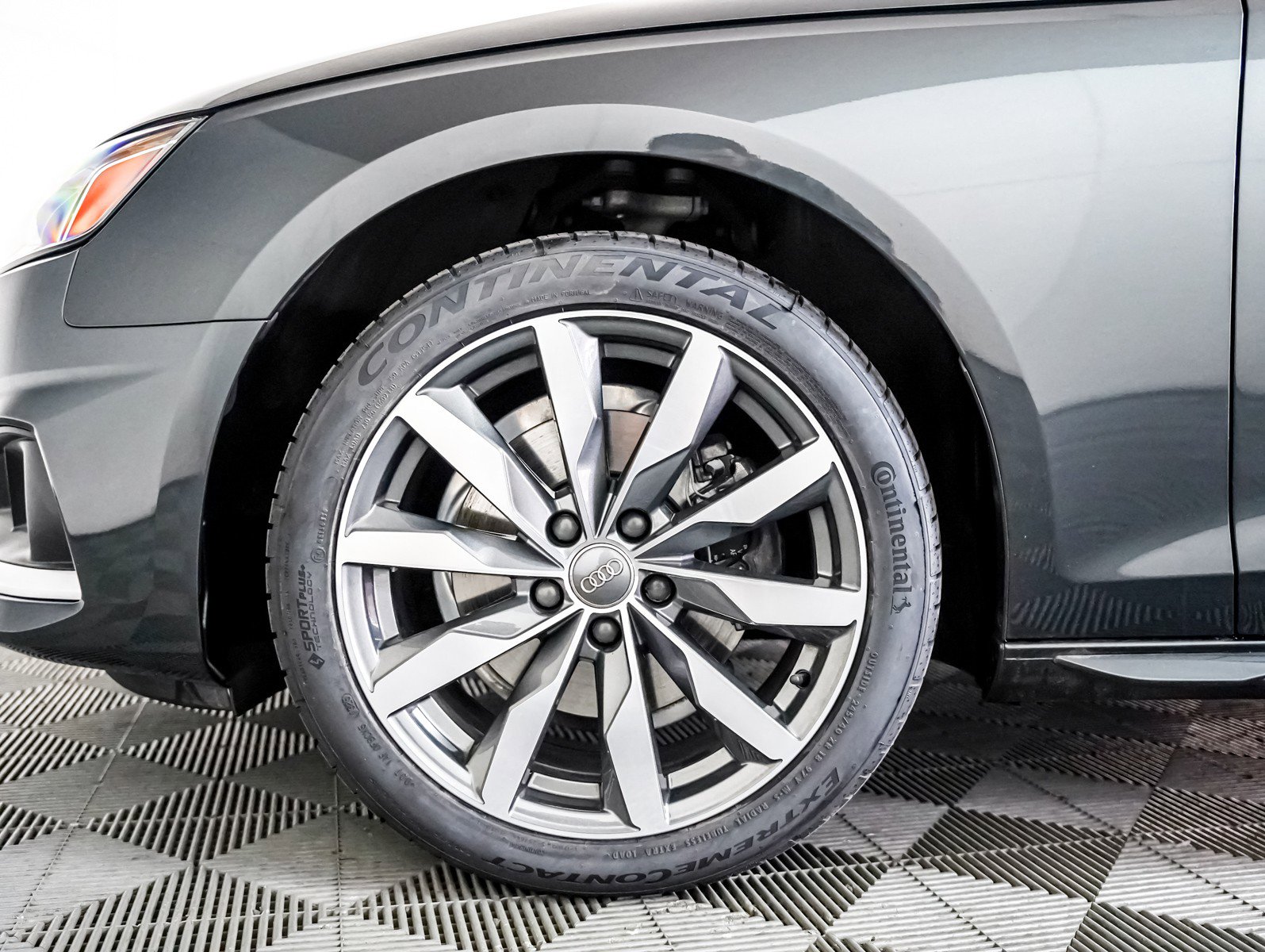 Used 2020 Audi A4 2.0T Premium Plus w/ Premium Plus Package image 6