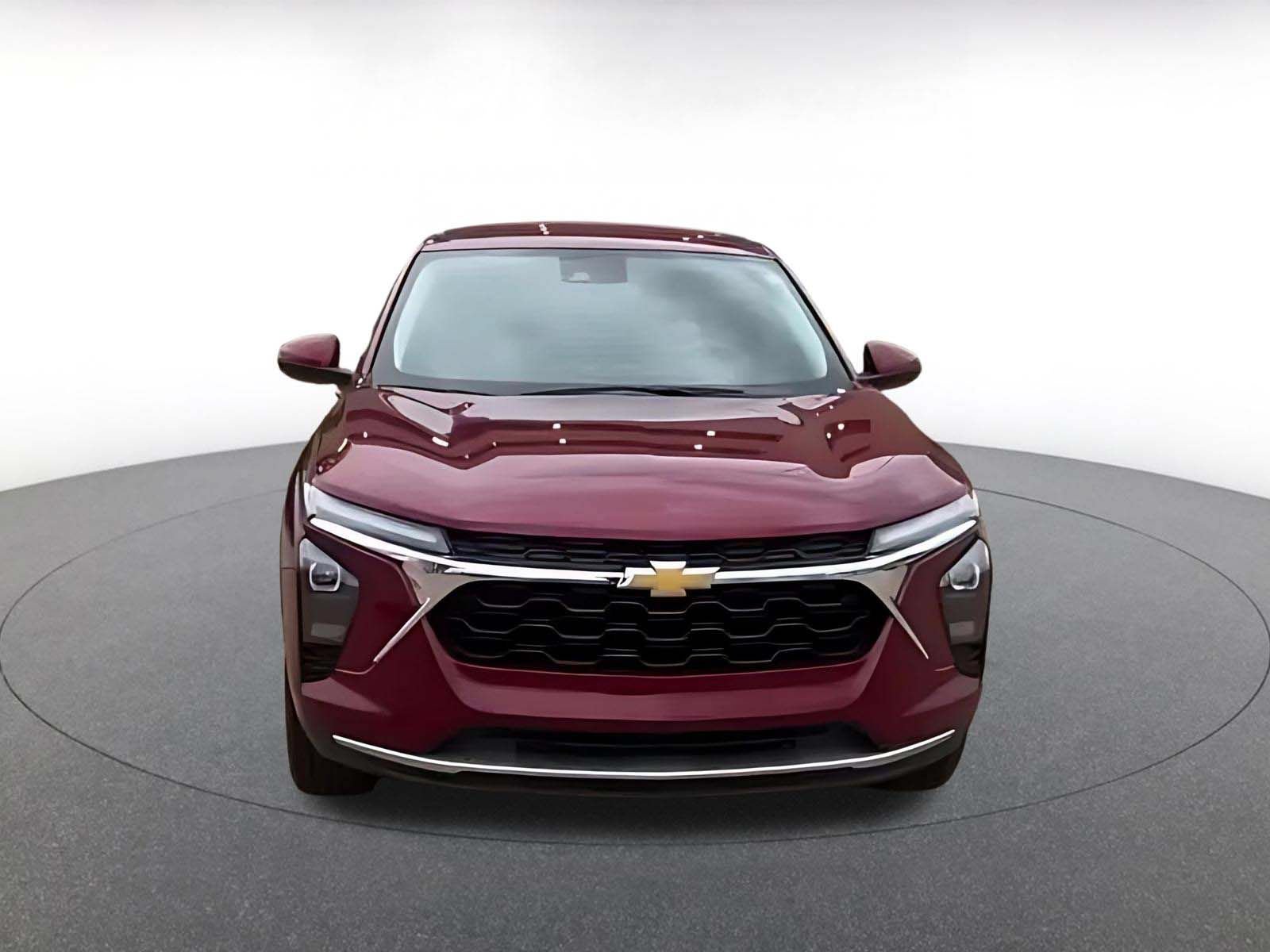 Used 2025 Chevrolet Trax LT FWD image 4