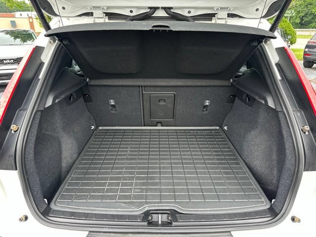 Used 2023 Volvo XC40 B4 Core w/ Convenience Package FWD image 29