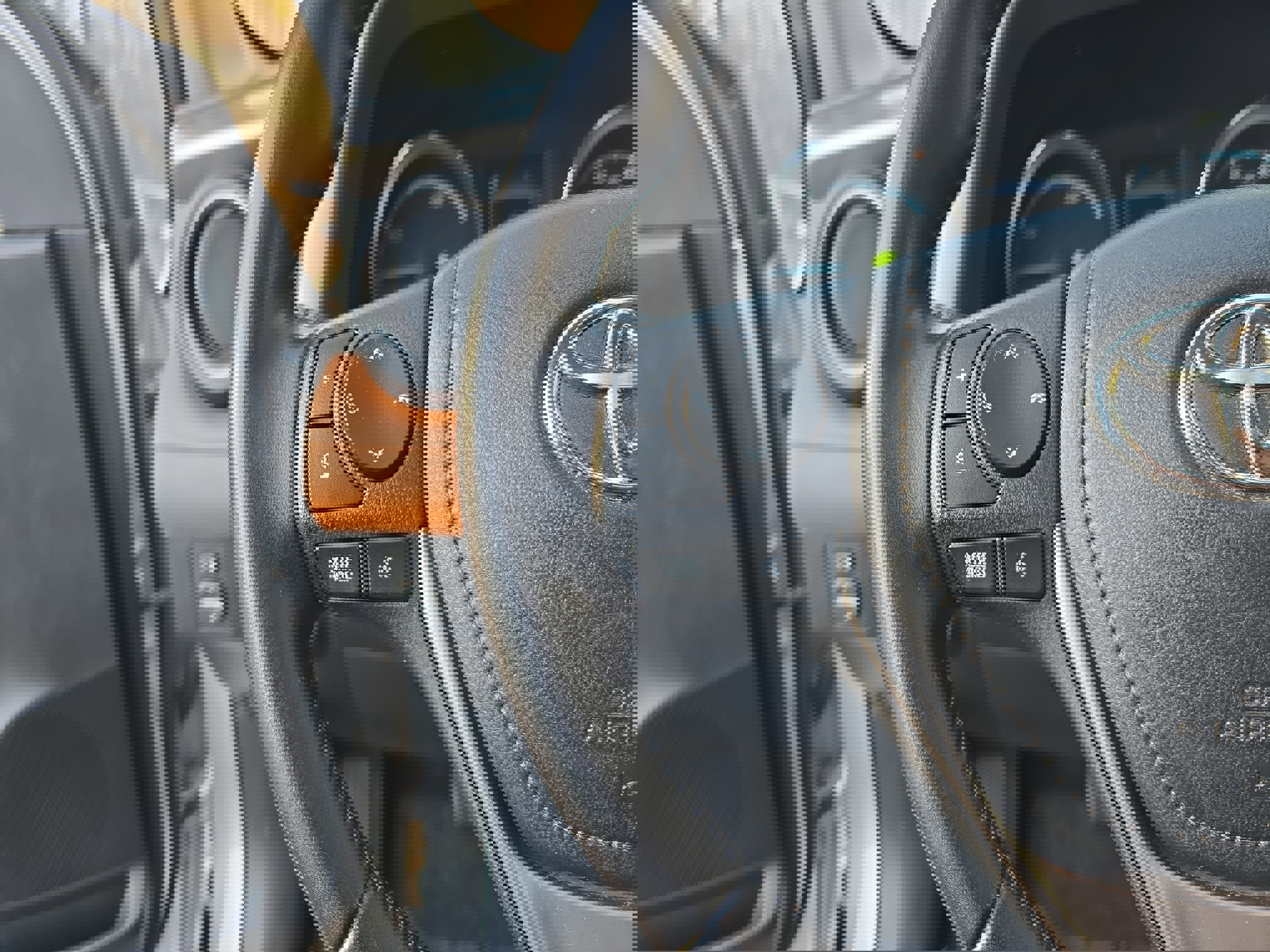 Used 2016 Toyota RAV4 Limited w/ Advanced Technology Package image 16