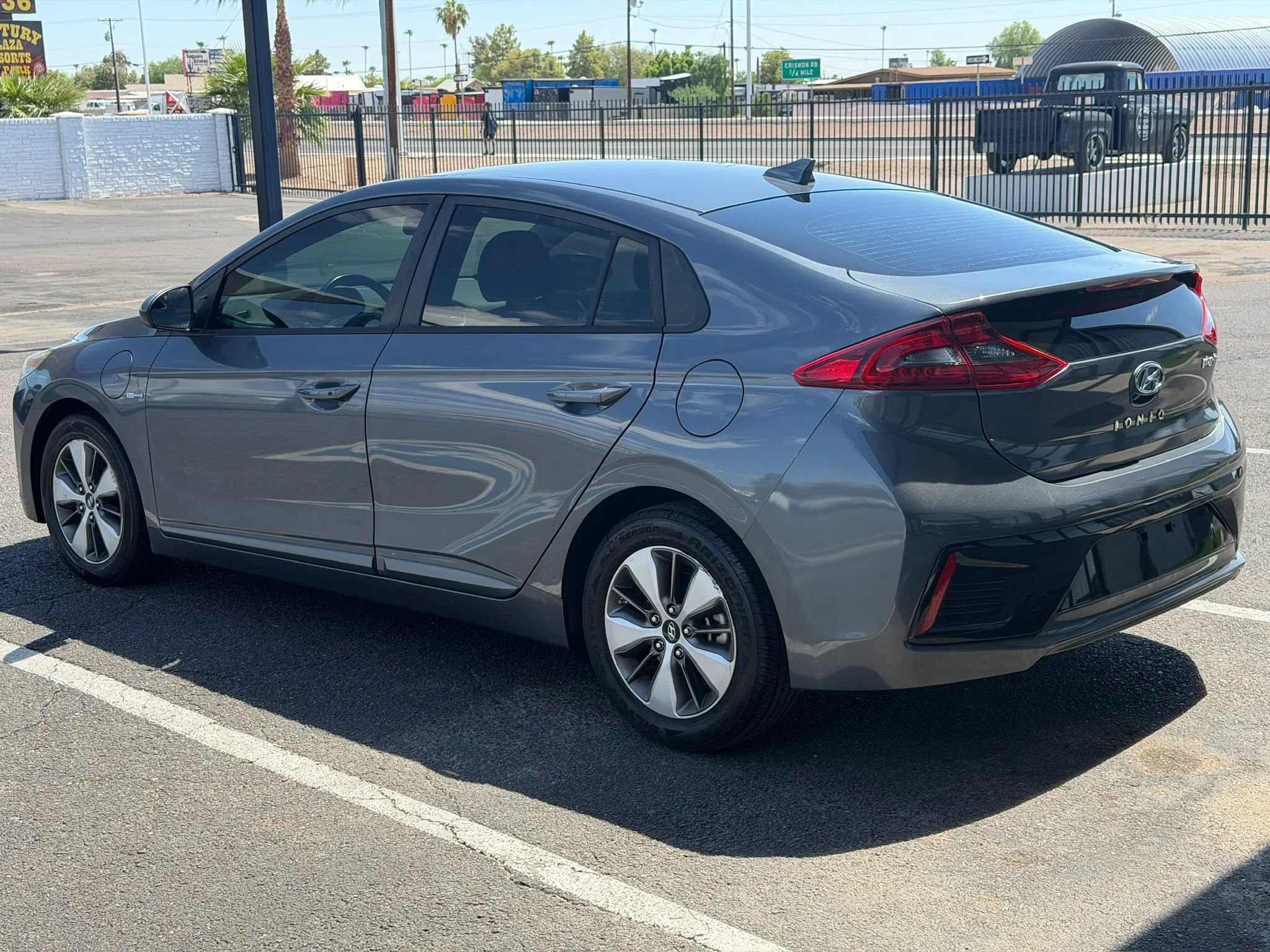 Used 2019 Hyundai Ioniq Plug-In Hybrid FWD image 5
