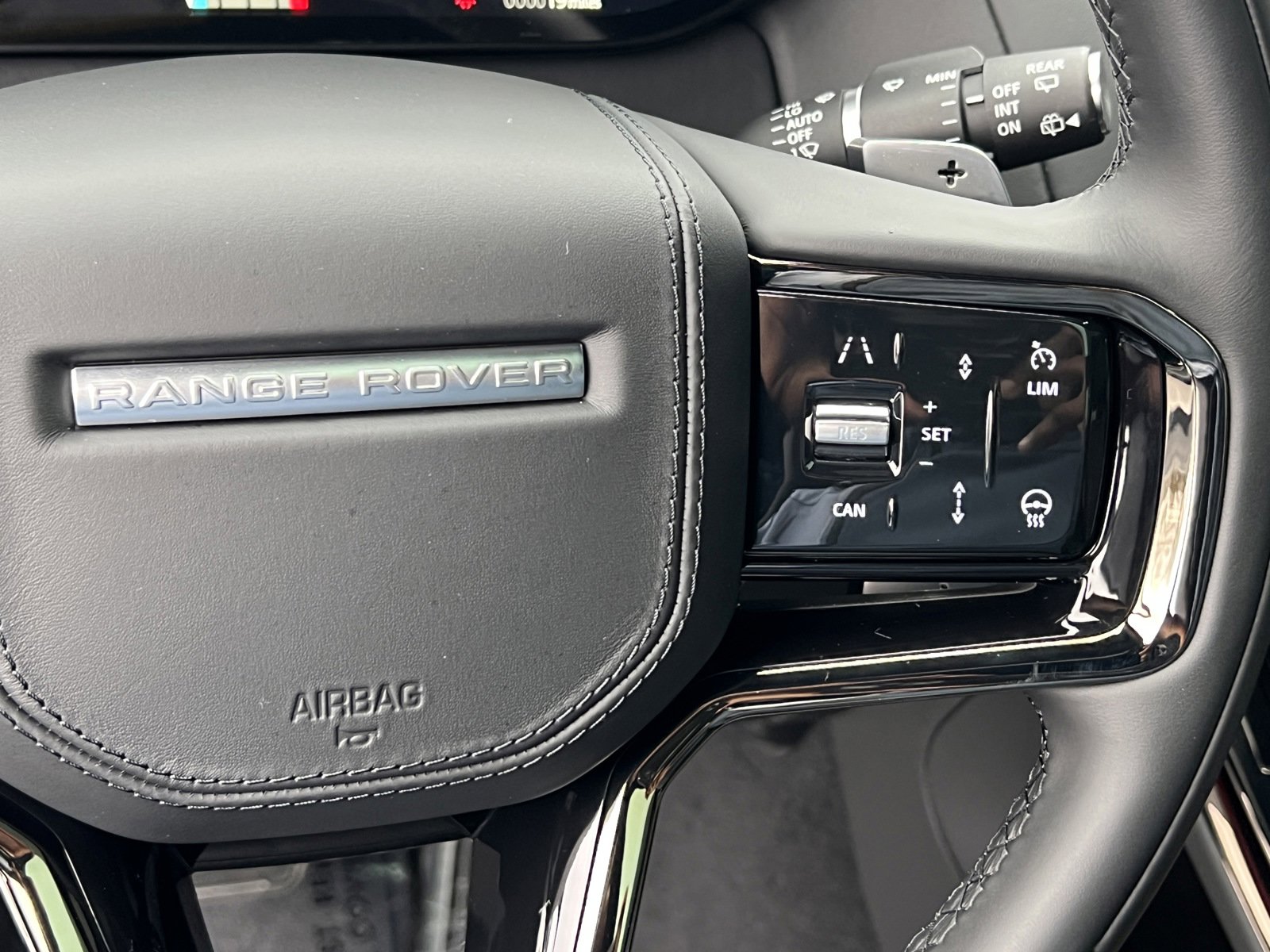 New 2025 Land Rover Range Rover Sport Dynamic SE image 26