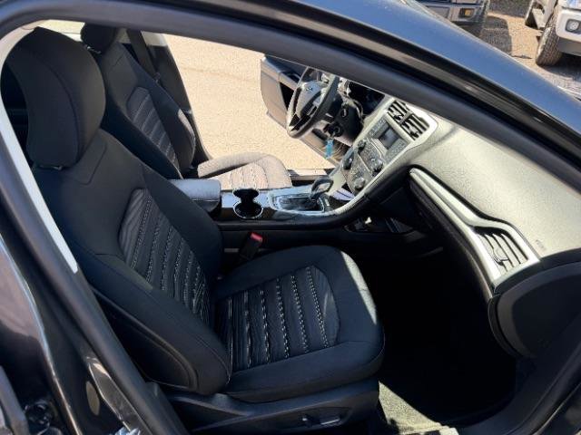 Used 2016 Ford Fusion SE image 34