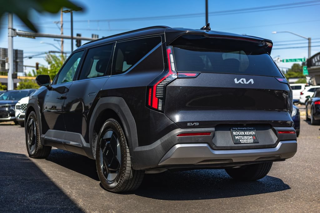 Used 2024 Kia EV9 Wind AWD/4WD image 9