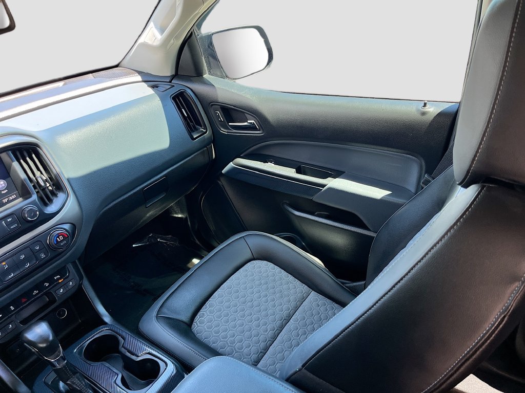 Used 2022 Chevrolet Colorado Z71 AWD/4WD image 21