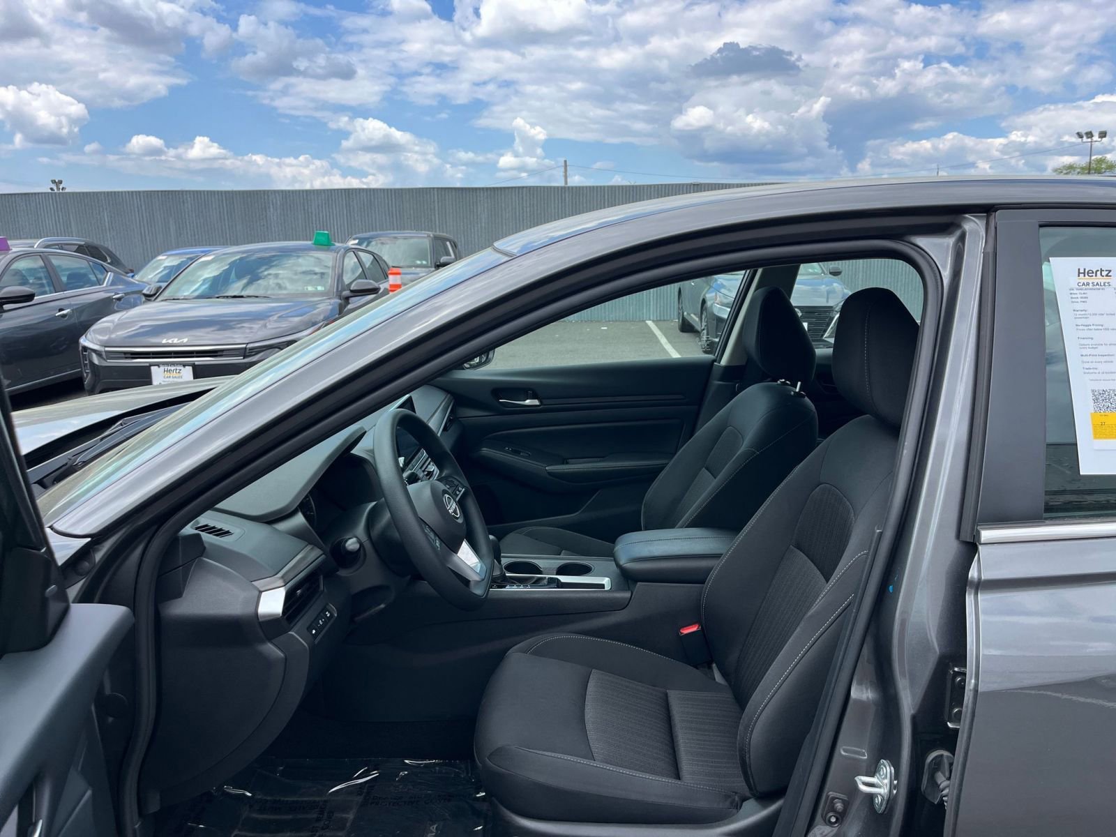 Used 2025 Nissan Altima 2.5 SV image 28