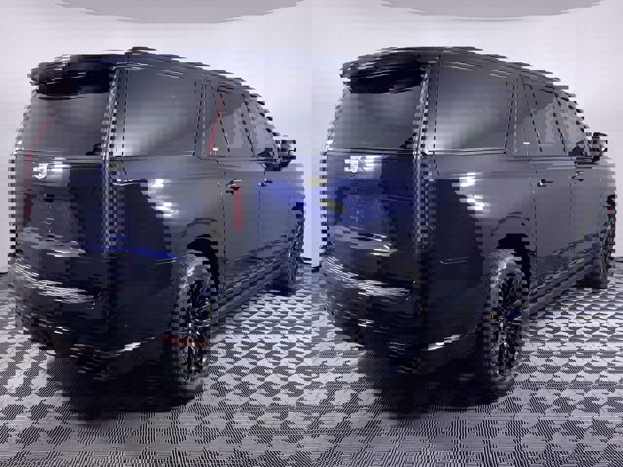 Certified 2024 Cadillac Escalade ESV Sport Platinum w/ LPO, ONYX Package image 21