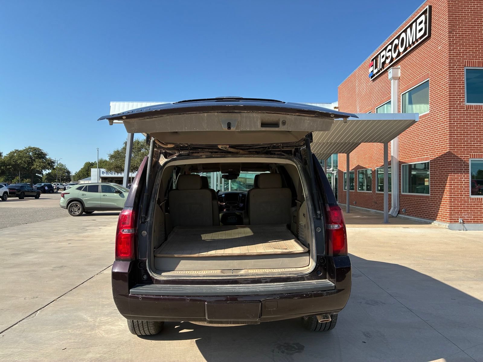 Used 2020 Chevrolet Tahoe LT w/ Luxury Package AWD/4WD image 12