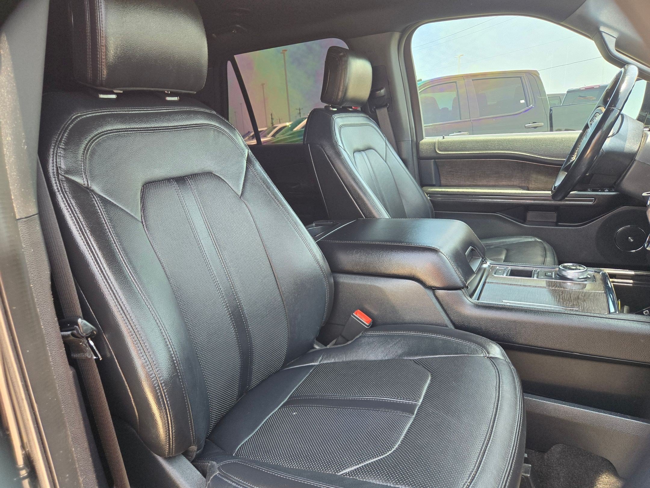 Used 2018 Ford Expedition Limited w/ Driver Assistance Package RWD image 24