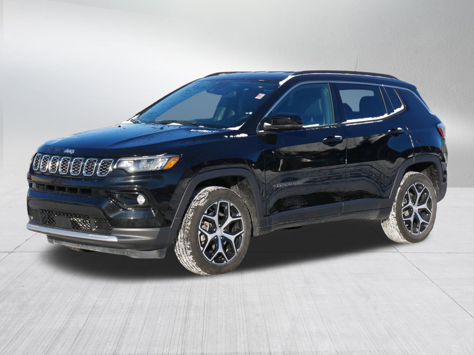 Used 2024 Jeep Compass Limited image 3