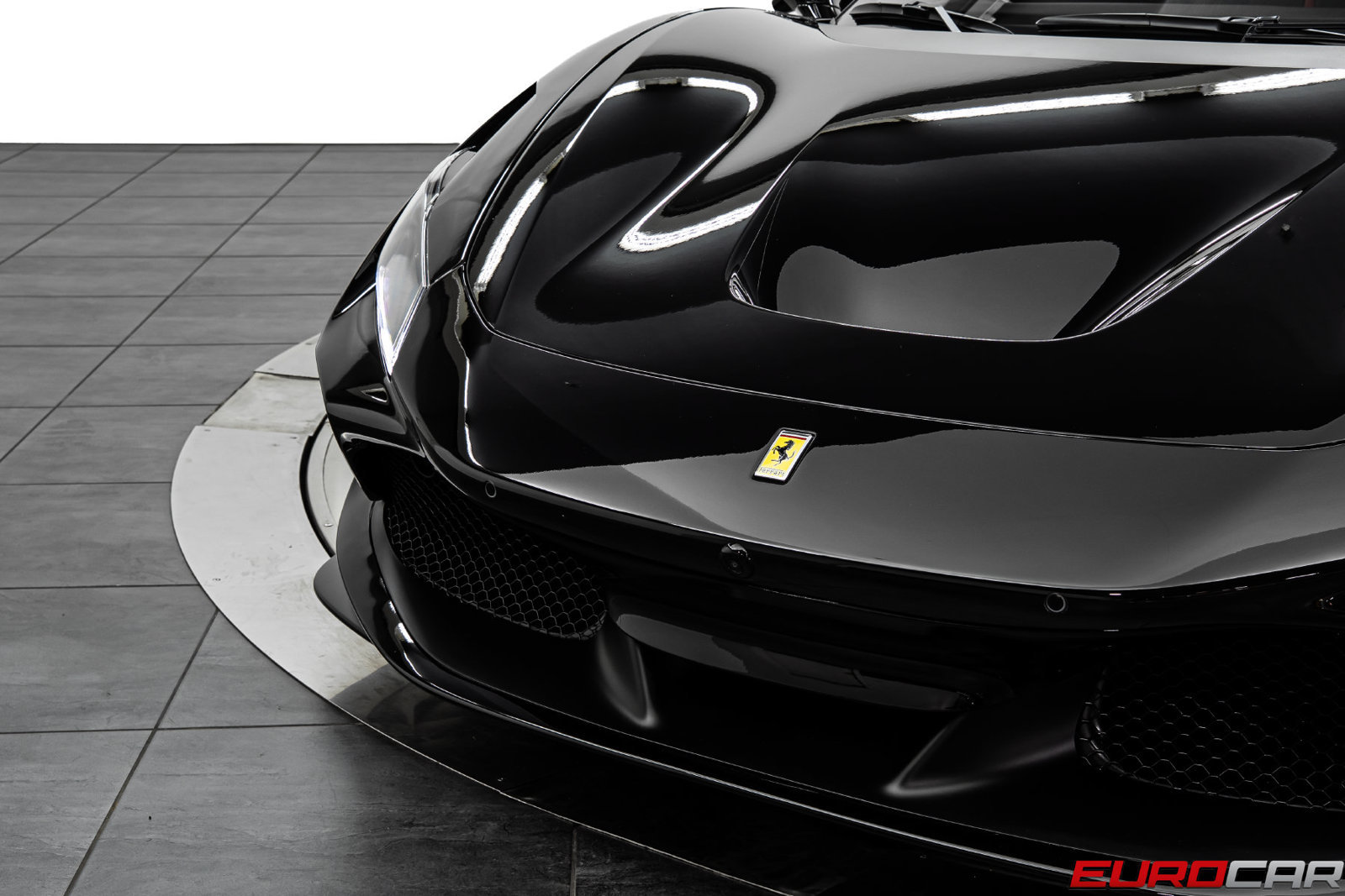 Used 2021 Ferrari F8 Tributo RWD image 12