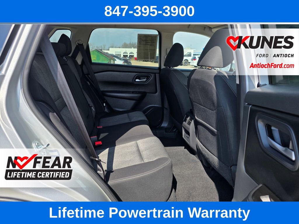 Used 2025 Nissan Rogue SV image 26