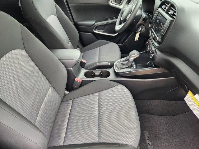 Certified 2025 Kia Soul LX w/ LX Technology Package image 14