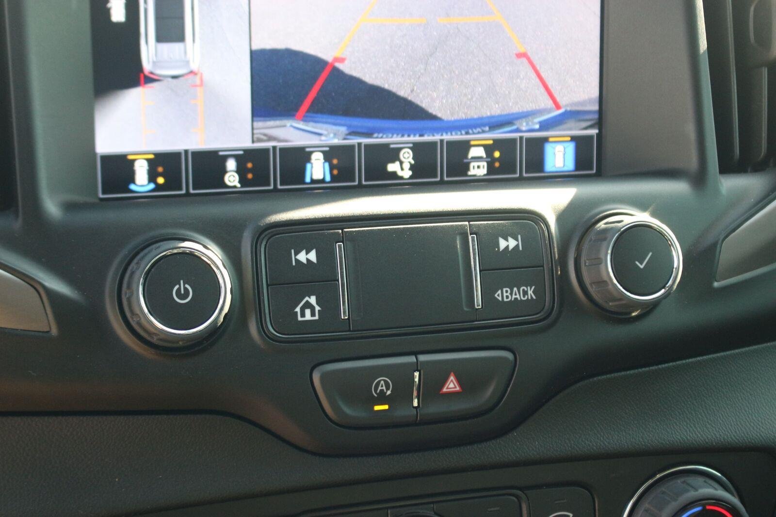 Used 2024 GMC Terrain AT4 w/ Infotainment Package II AWD/4WD image 28