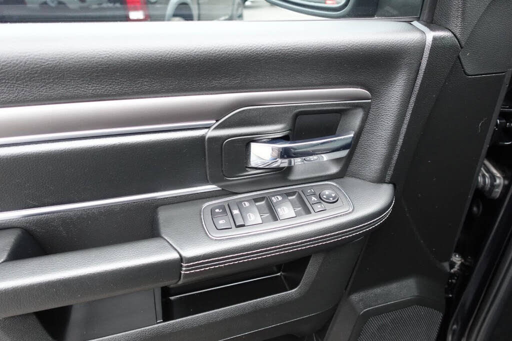 Used 2023 RAM 1500 Warlock AWD/4WD image 16