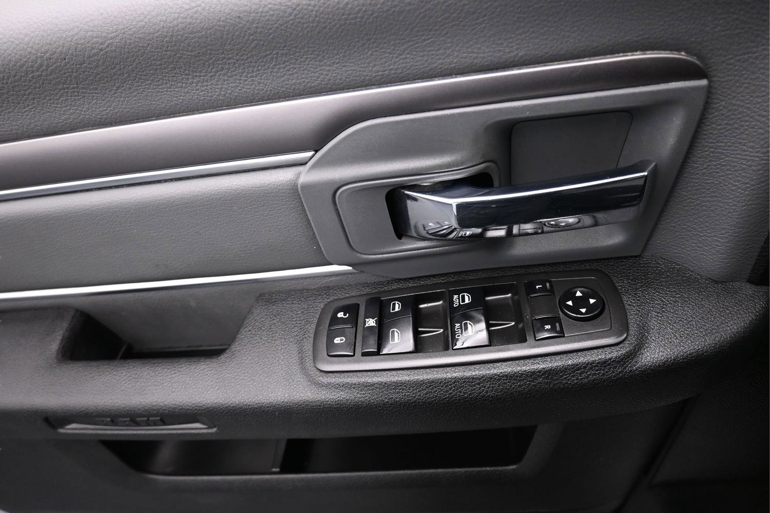 Used 2022 RAM 1500 Classic SLT w/ Protection Group AWD/4WD image 13