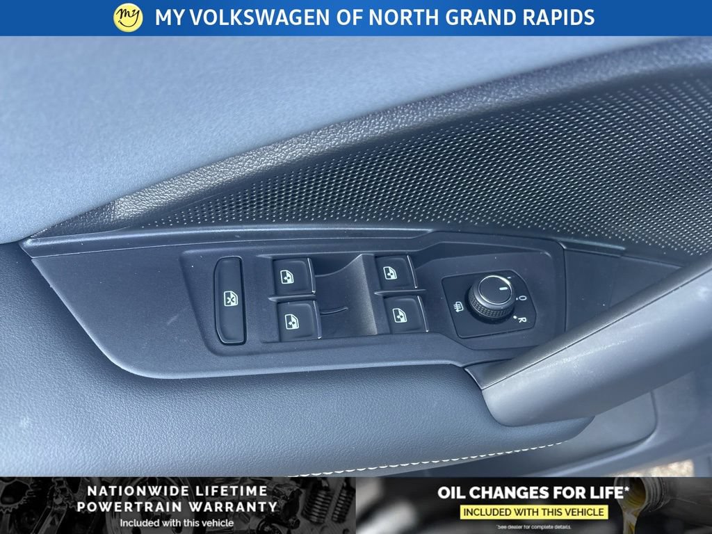 New 2026 Volkswagen Tiguan SE R-Line AWD/4WD image 12