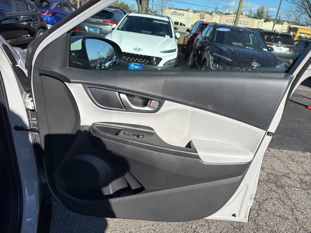 Certified 2023 Hyundai Kona SEL w/ Convenience Package image 32