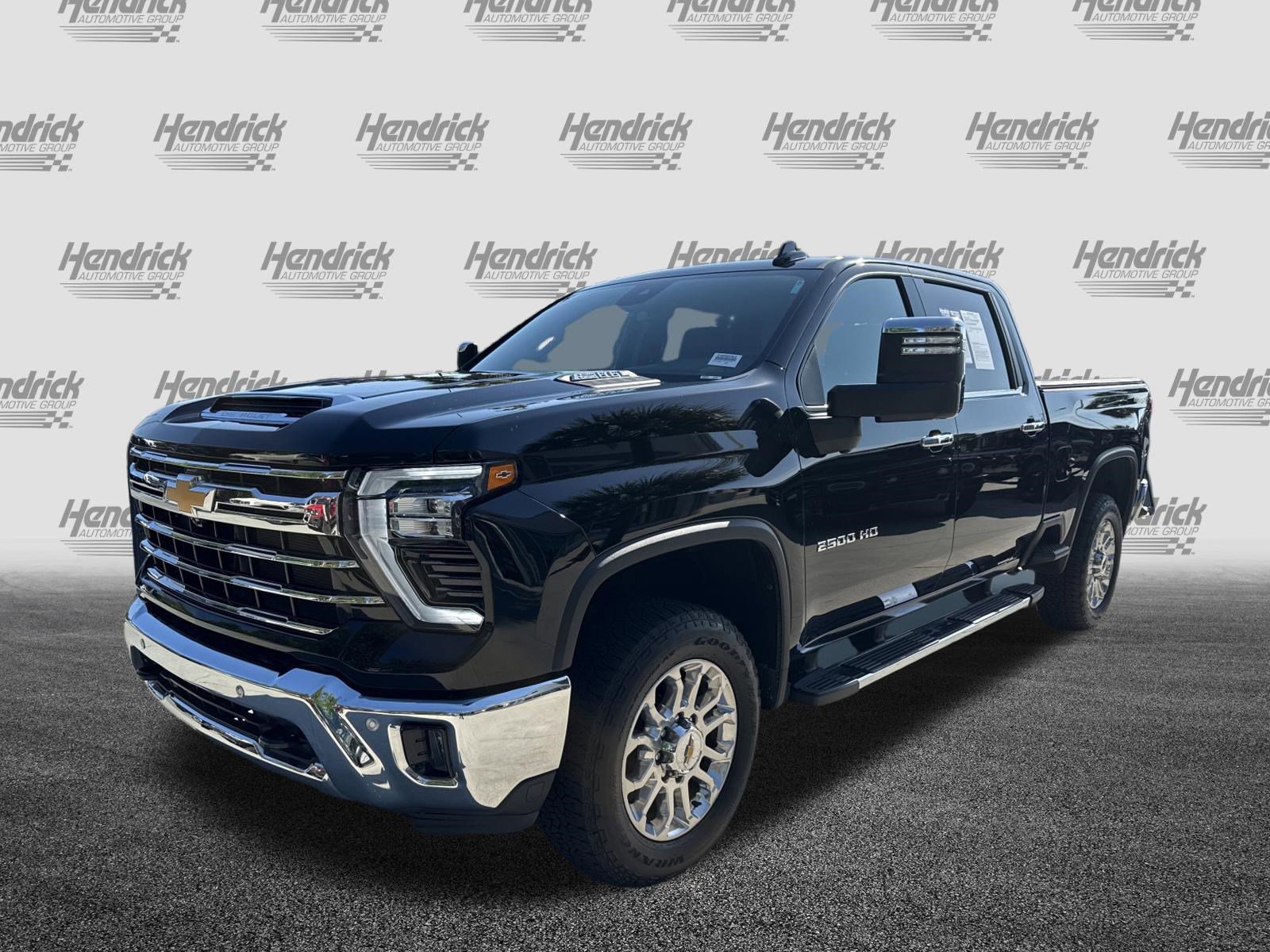 Used 2024 Chevrolet Silverado 2500 LTZ w/ LTZ Convenience Package AWD/4WD image 5