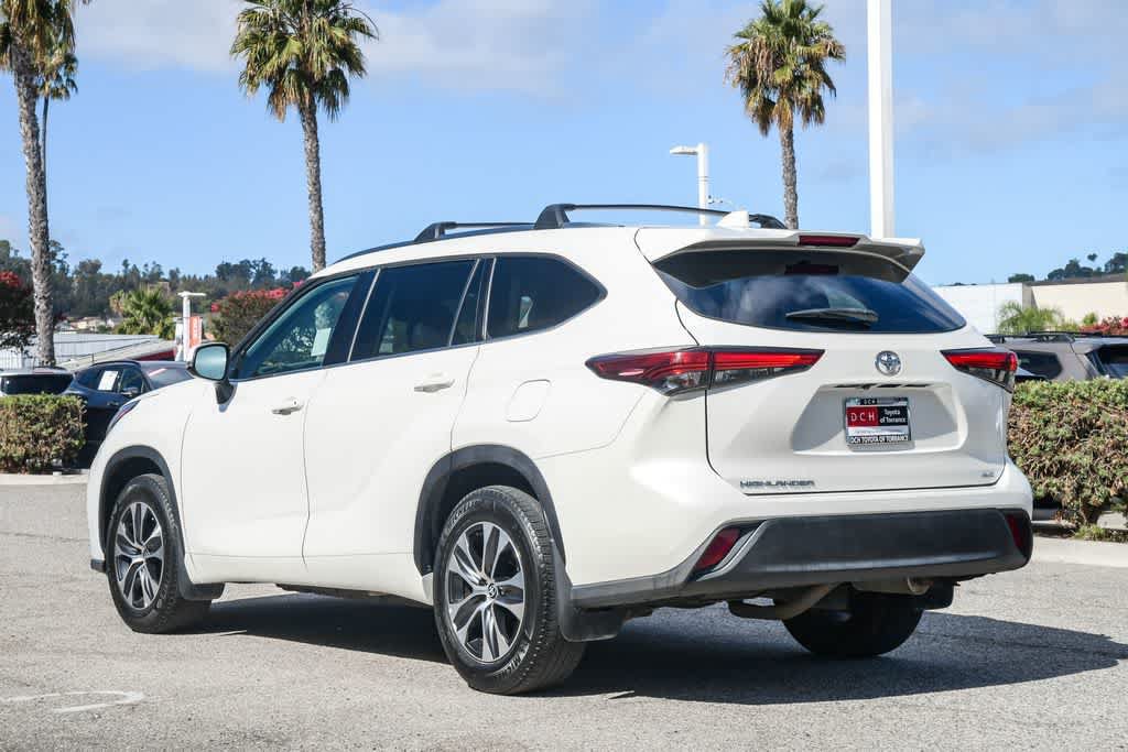 Used 2021 Toyota Highlander XLE FWD image 7