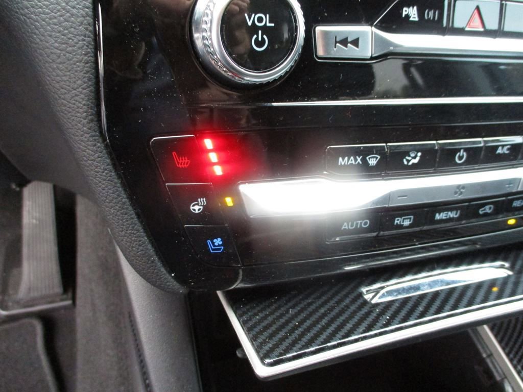 Used 2024 Ford Explorer Limited w/ Limited Technology Package image 19