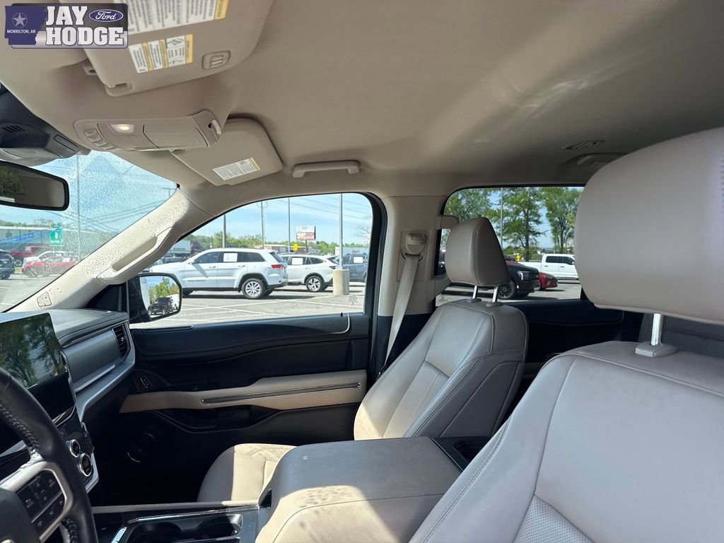 Used 2022 Ford Expedition XLT AWD/4WD image 32