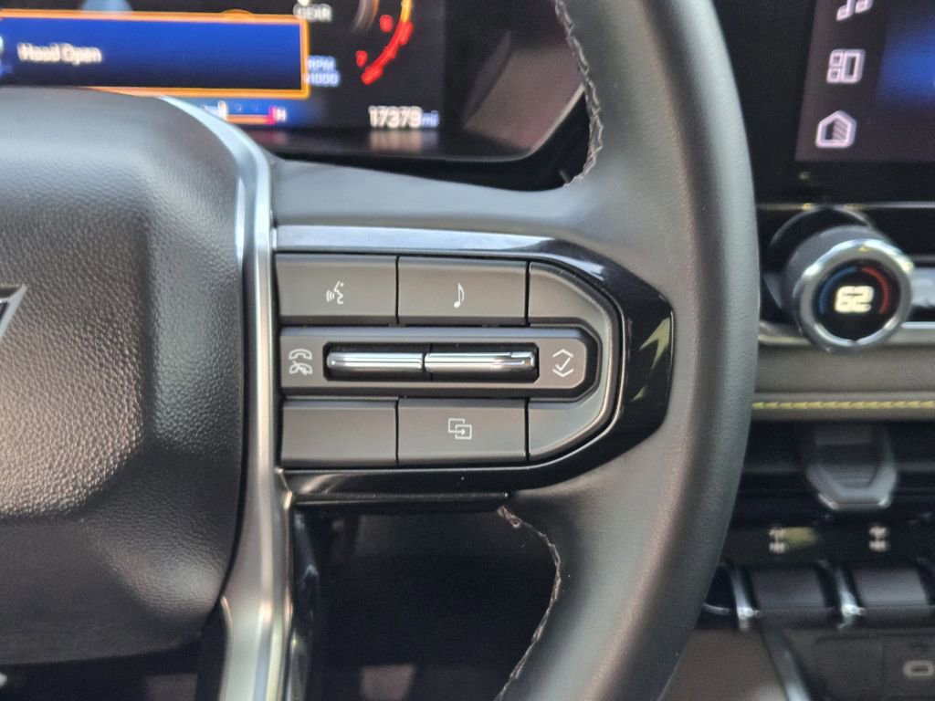 Used 2024 Chevrolet Colorado ZR2 w/ Technology Package AWD/4WD image 26