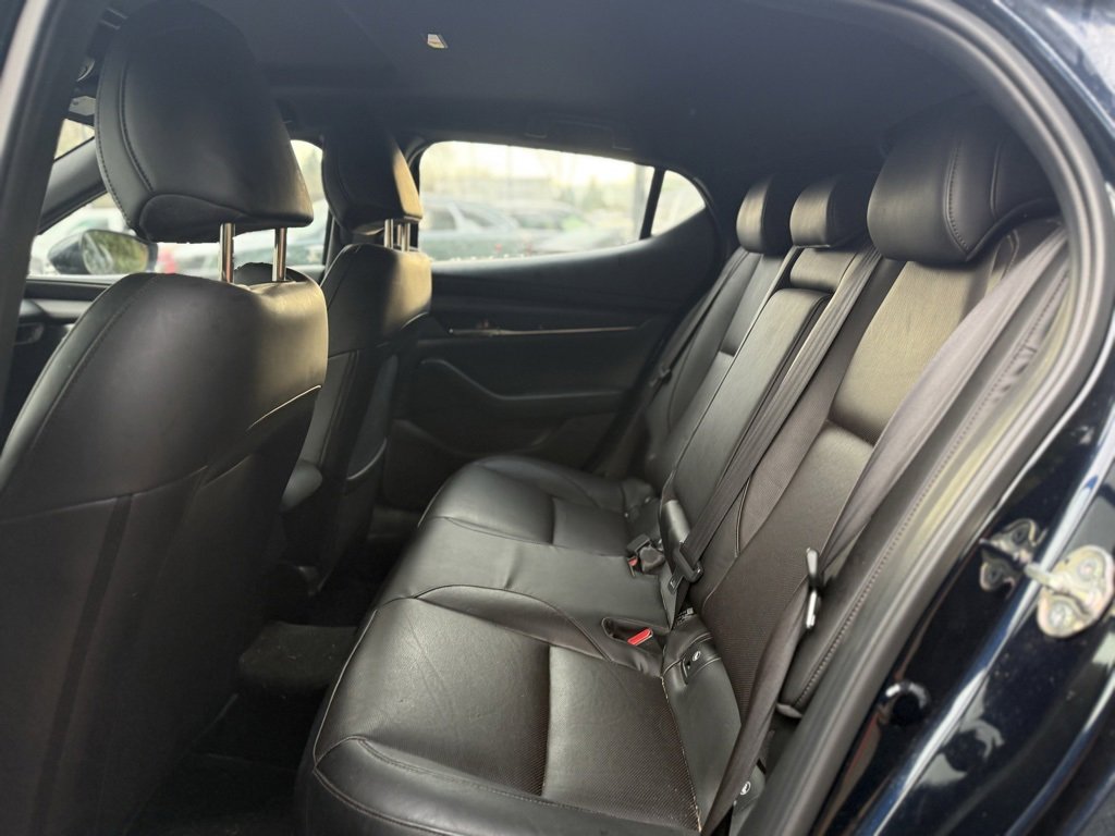 Used 2020 MAZDA MAZDA3 Premium image 20