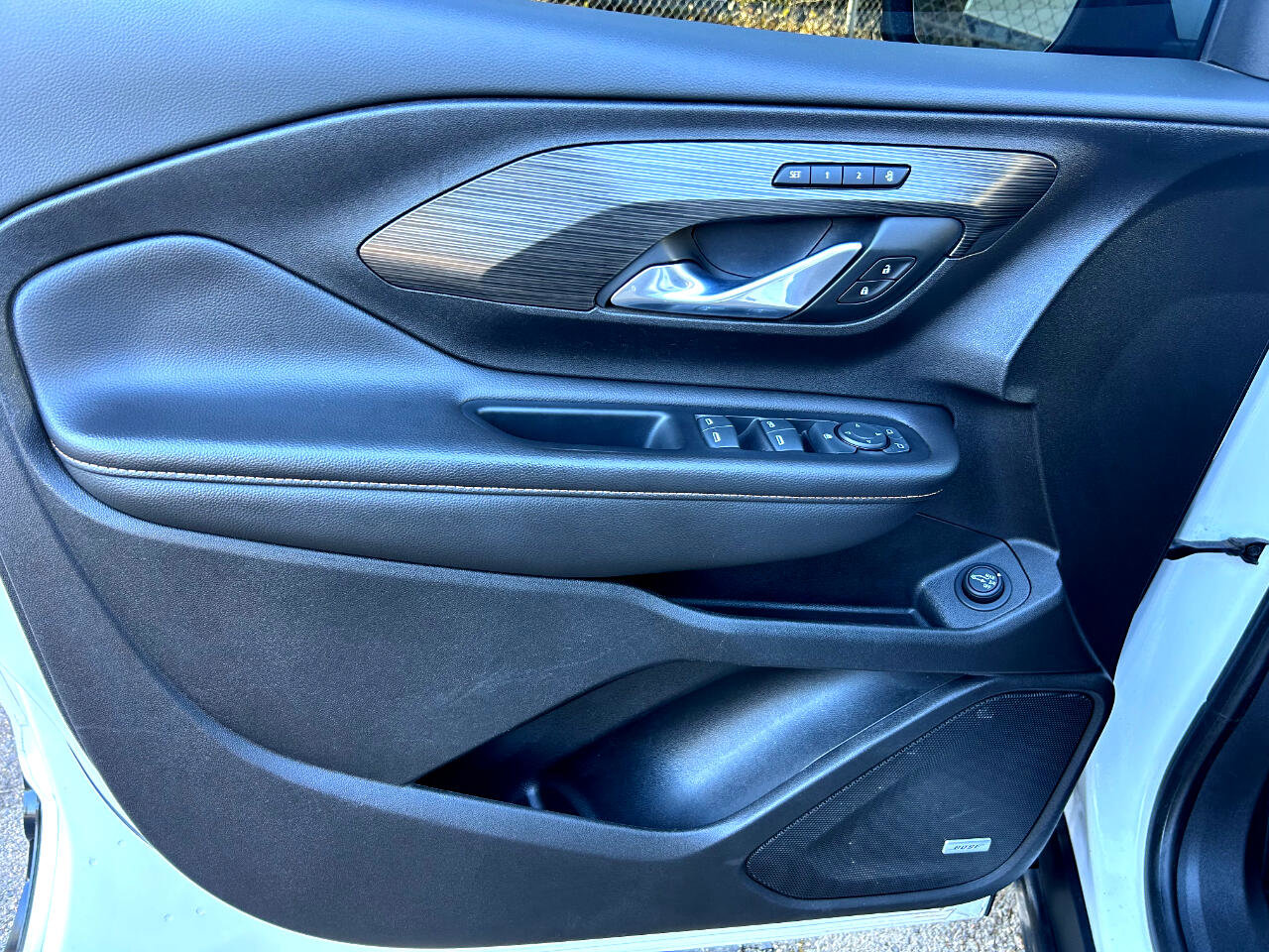 Used 2019 GMC Terrain SLT w/ Infotainment Package II image 9